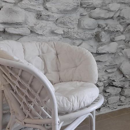 Ape Bianca - Appartamento Rosmarino Colico Bagian luar foto