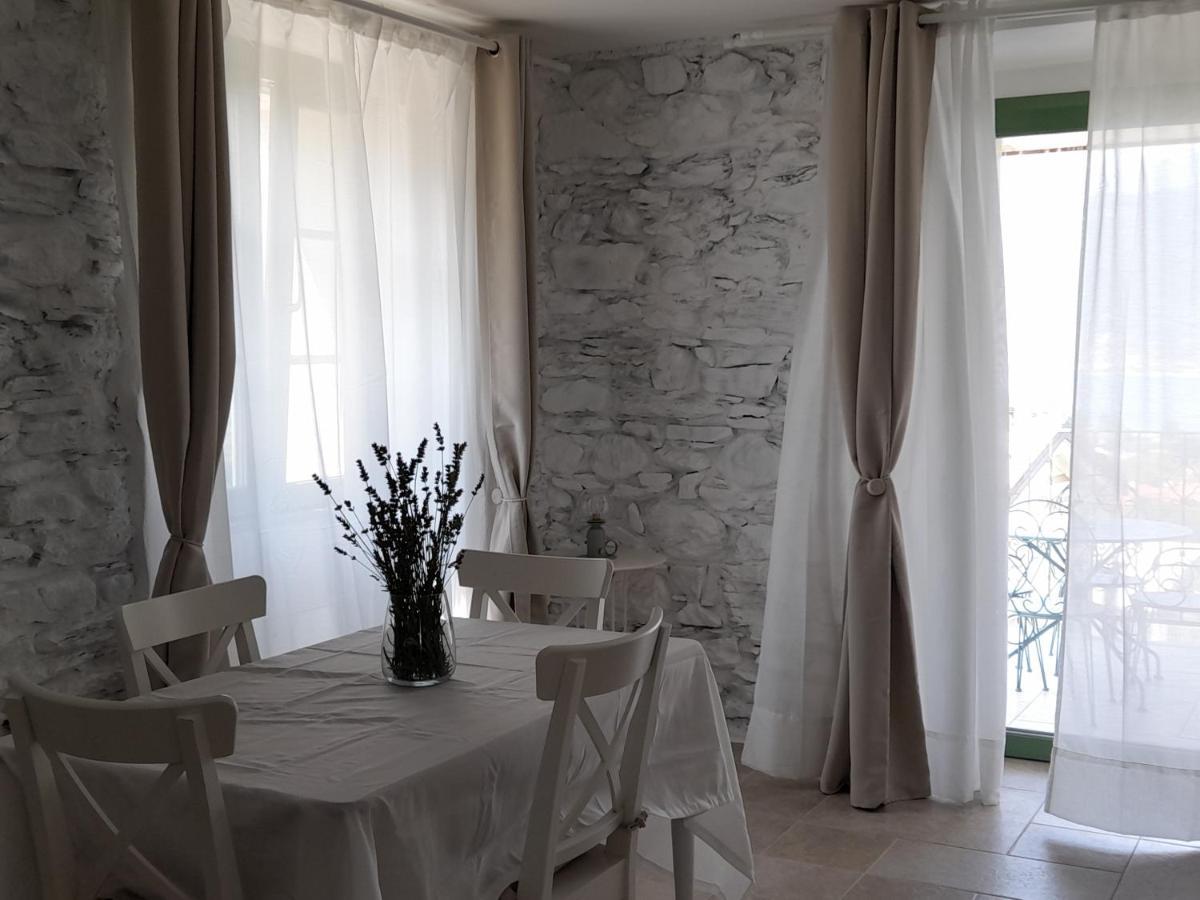 Ape Bianca - Appartamento Rosmarino Colico Bagian luar foto