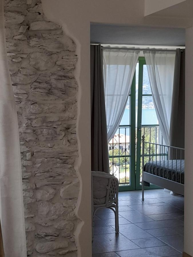 Ape Bianca - Appartamento Rosmarino Colico Bagian luar foto